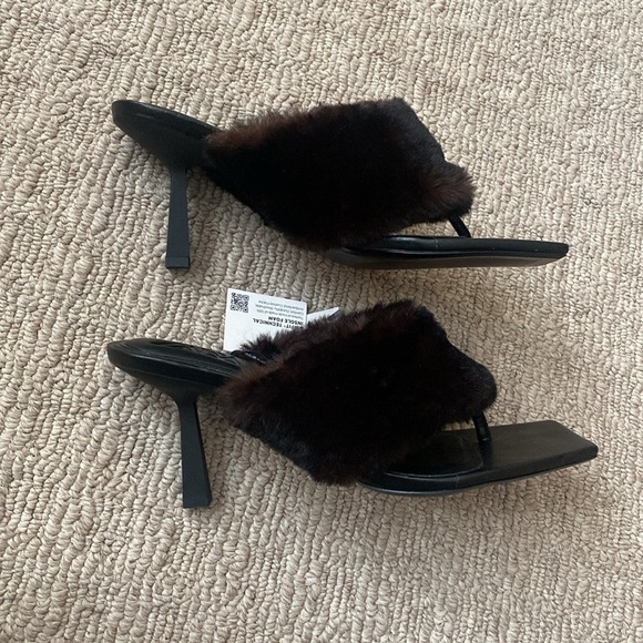 Zara Black Squared Toe Faux Fur Mules Heeled Thong Sandals Heels Sz 6.5 - Picture 14 of 14